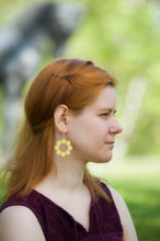 Load image into Gallery viewer, Karuselli- Keltainen